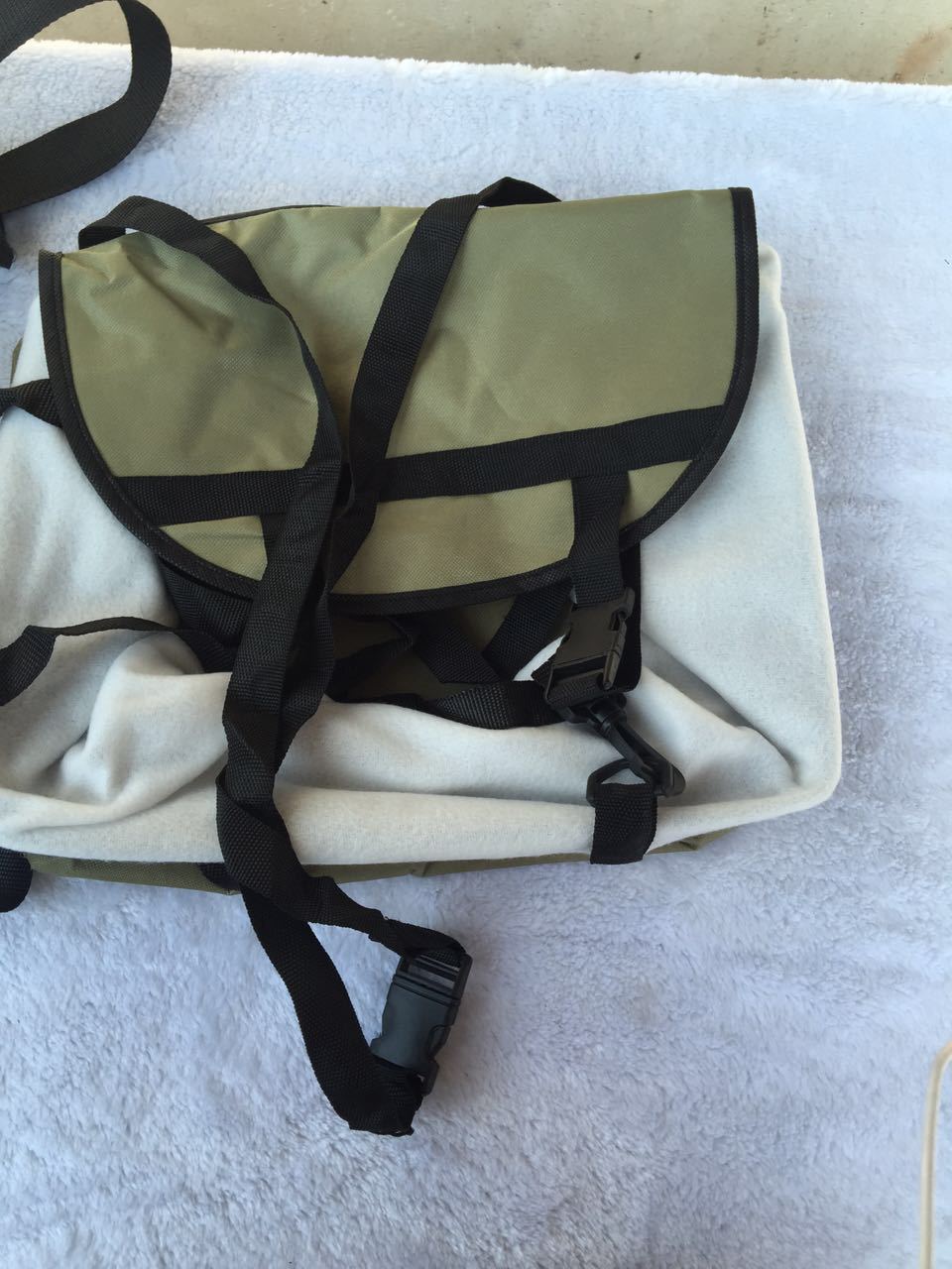 Explosive Car Travel Breathable Pet Bag